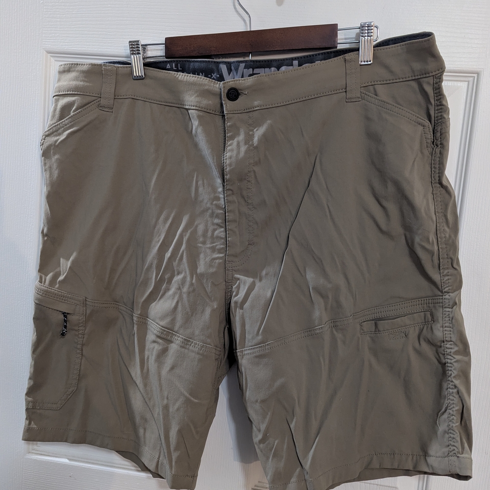 Men's Brown Cargo Shorts - Size 42